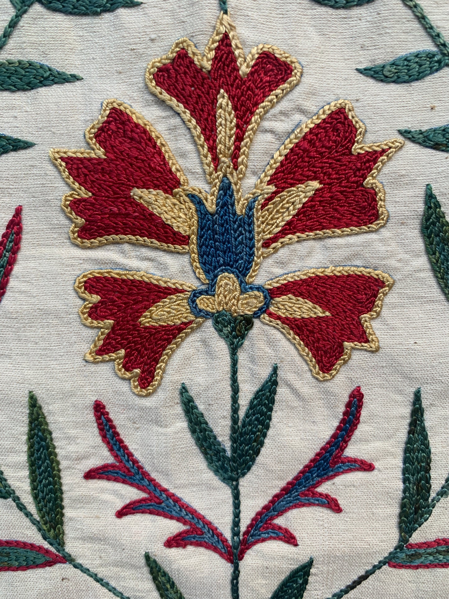 RED CARNATION SUZANI