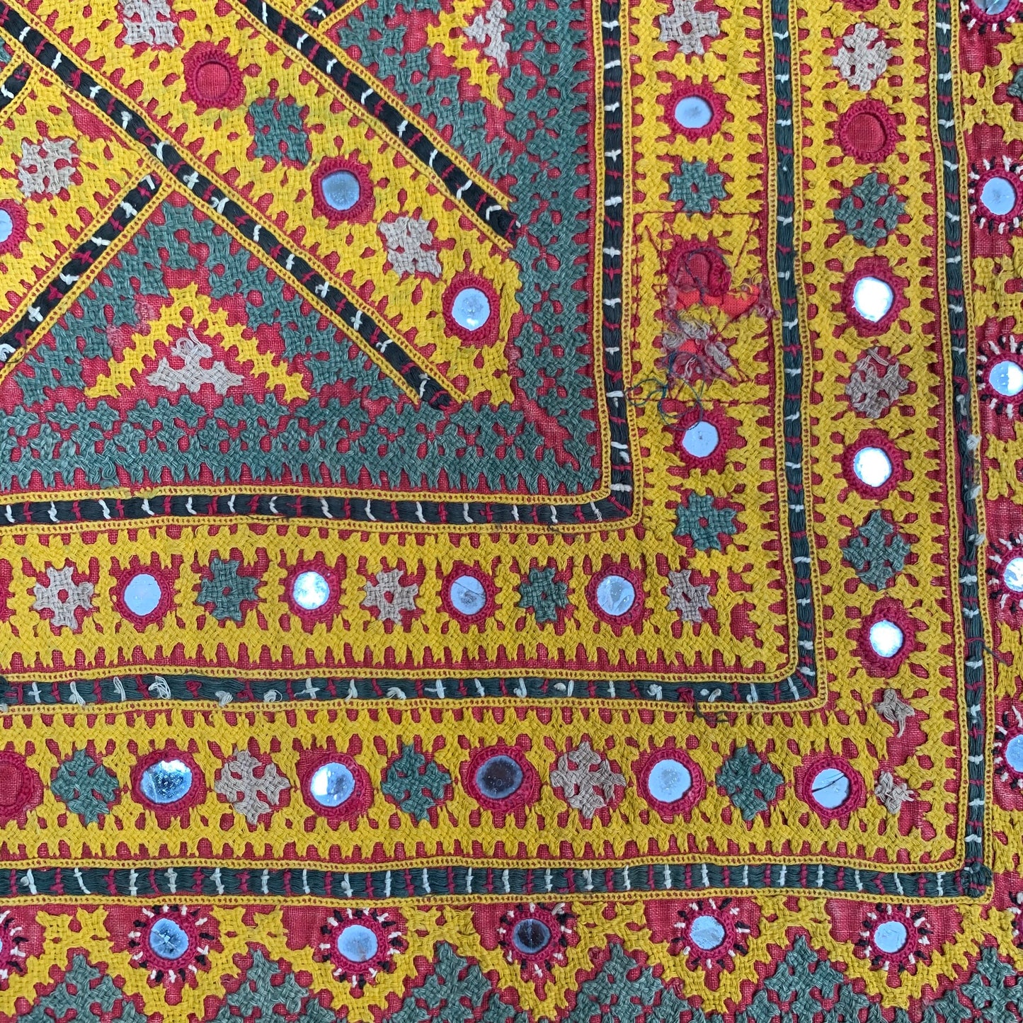 YELLOW SINDHI TEXTILE WITH MIRRORWORK